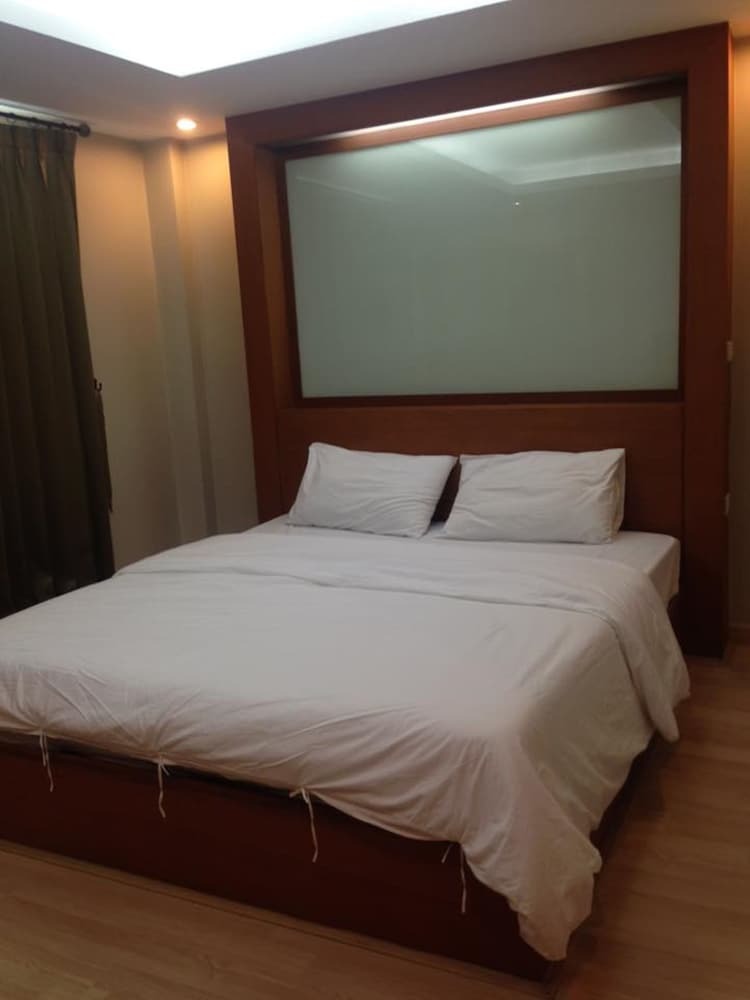 Apartamentos Baanduangkamol