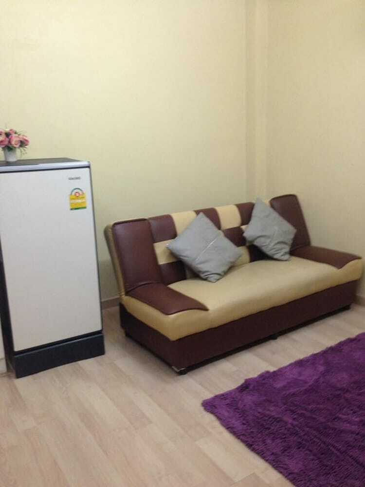 Apartamentos Baanduangkamol