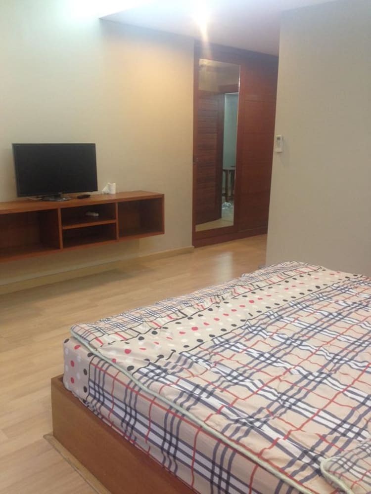 Apartamentos Baanduangkamol