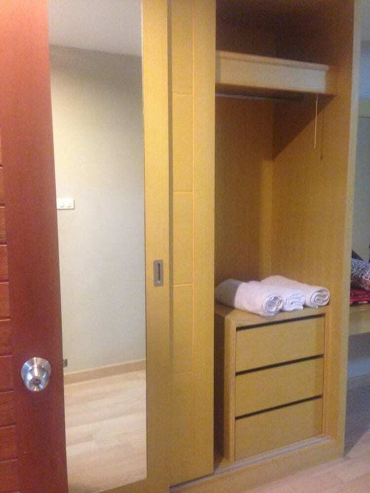 Apartamentos Baanduangkamol