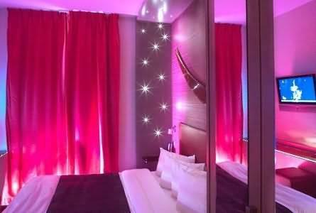 The Celebrities Hotel