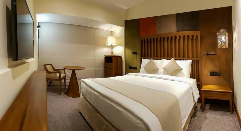 Al Falaj Hotel
