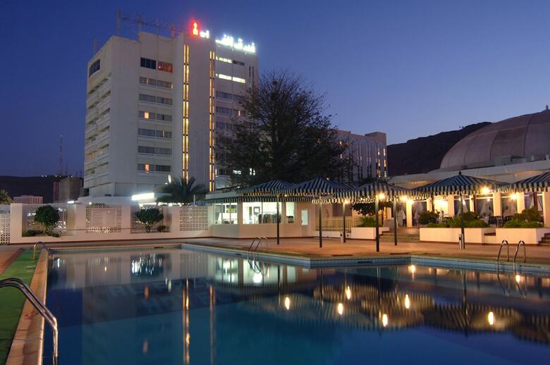 Al Falaj Hotel