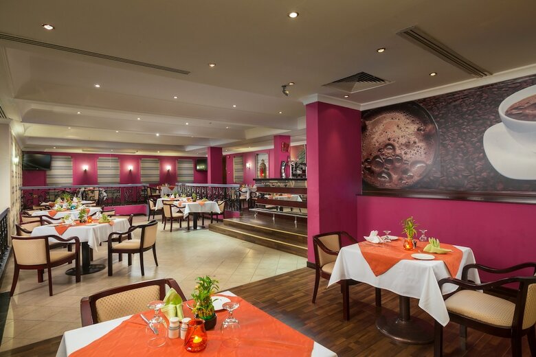 Al Falaj Hotel