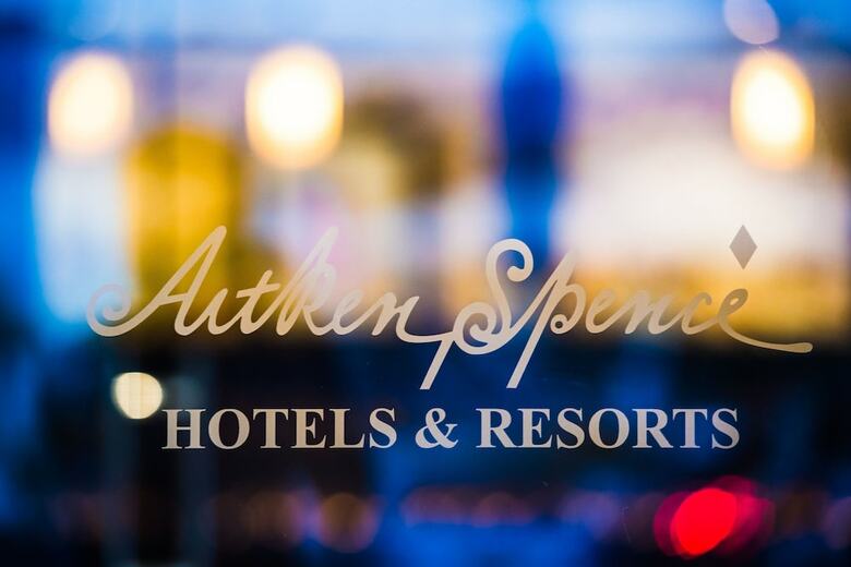 Al Falaj Hotel