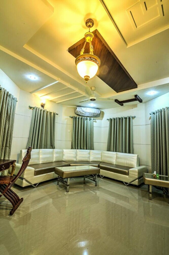 Midway Hotel & Resturant (Ryk)
