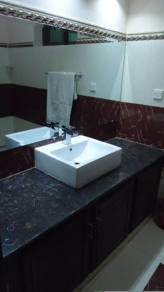 Midway Hotel & Resturant (Ryk)
