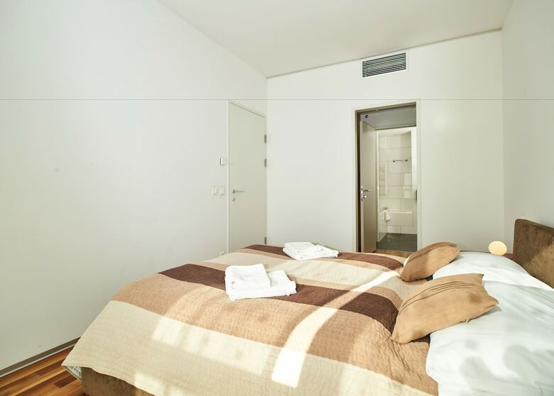 City Plaza Apartments By Irundo
