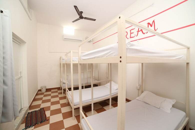 Bed & Breakfast Roadhouse Hostel Varanasi