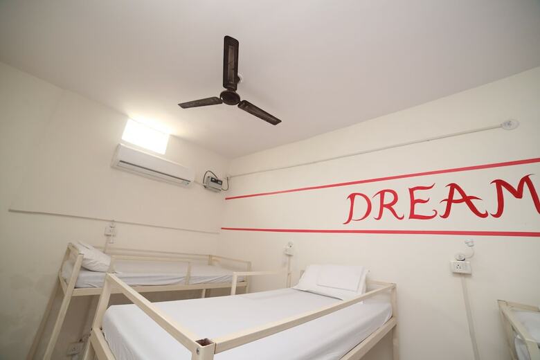 Bed & Breakfast Roadhouse Hostel Varanasi