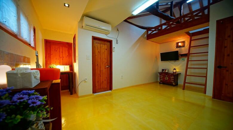 Hotel Jeonju Village Skylove