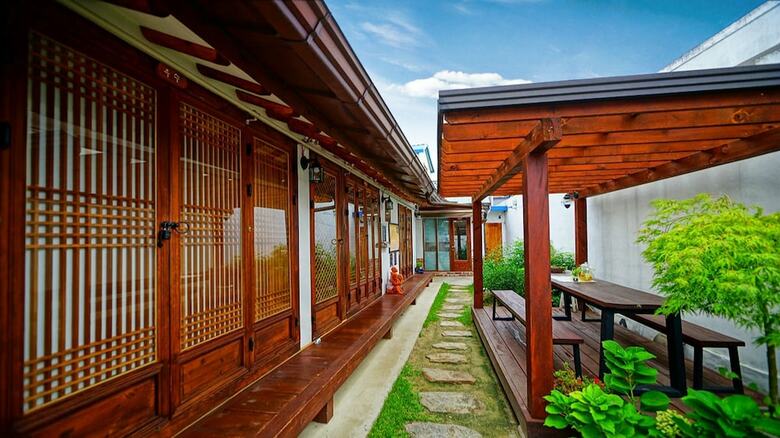 Hotel Jeonju Village Skylove