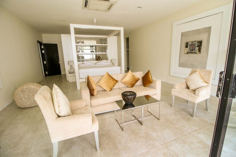 Green Turtle Villa By Yoho