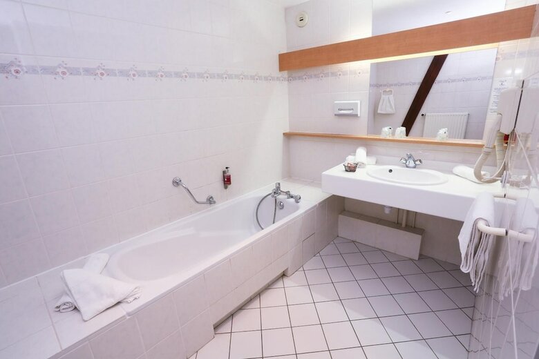 Brit Hotel Confort La Ferme Du Pape