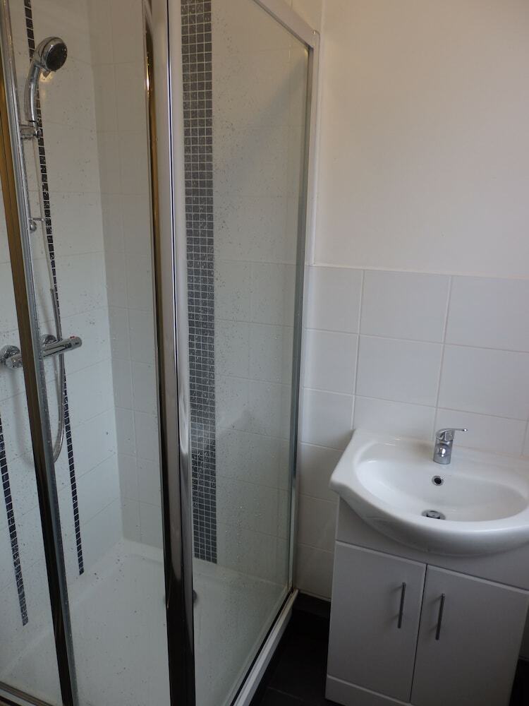 40 Salisbury Court Apartment