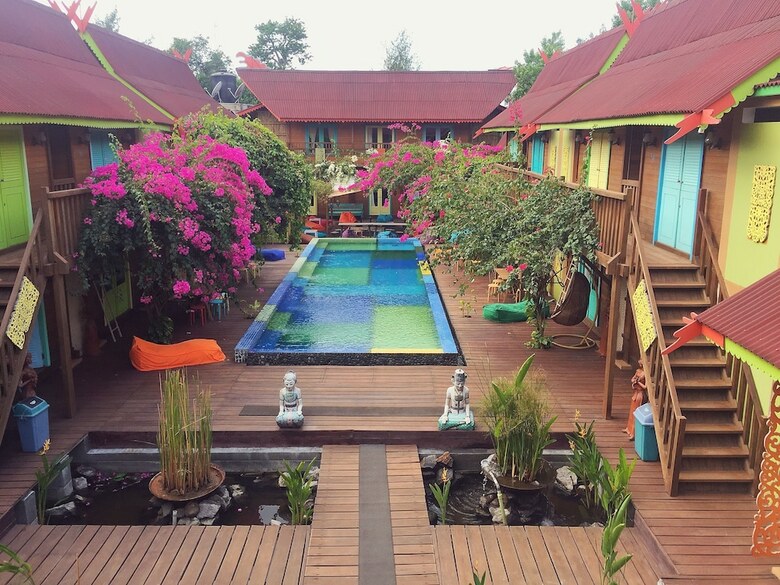 Hotel Bleu Verde I Am Colors