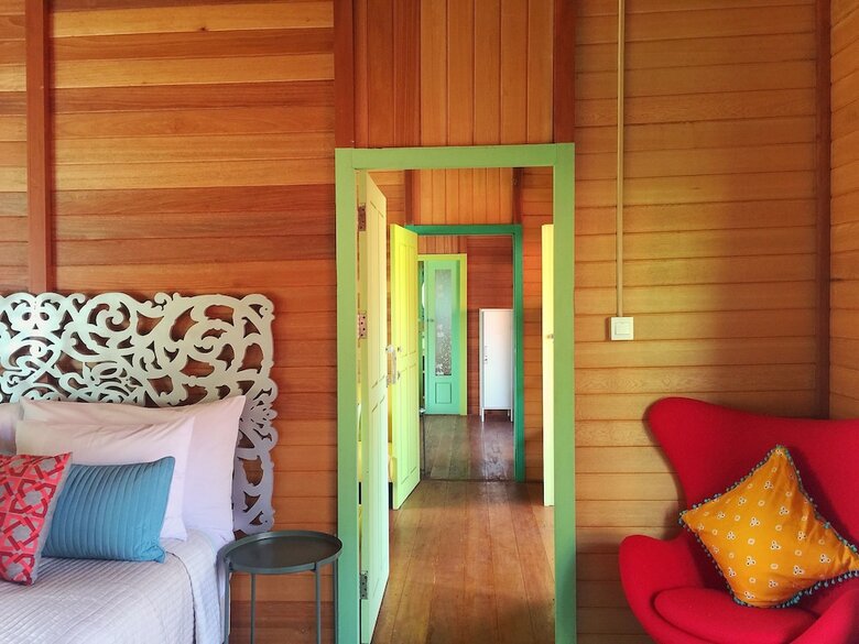 Hotel Bleu Verde I Am Colors