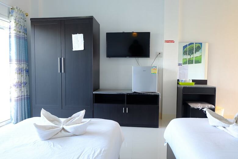 Hotel R J House Resort