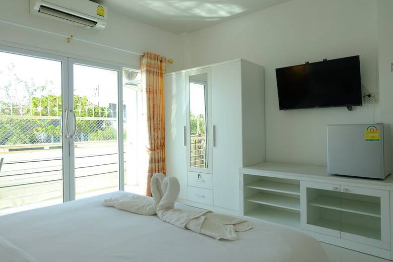 Hotel R J House Resort