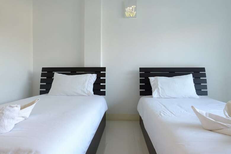 Hotel R J House Resort