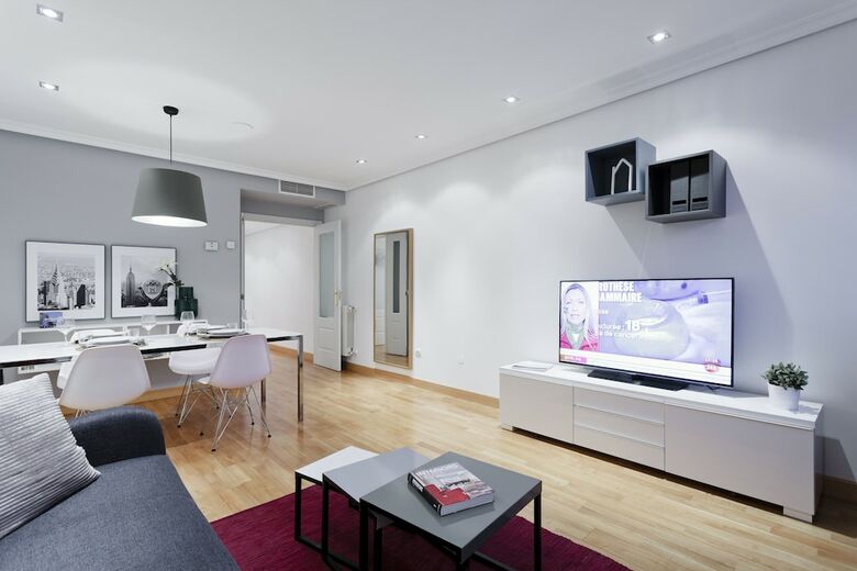 Ayala Apartment By Flatsweethome