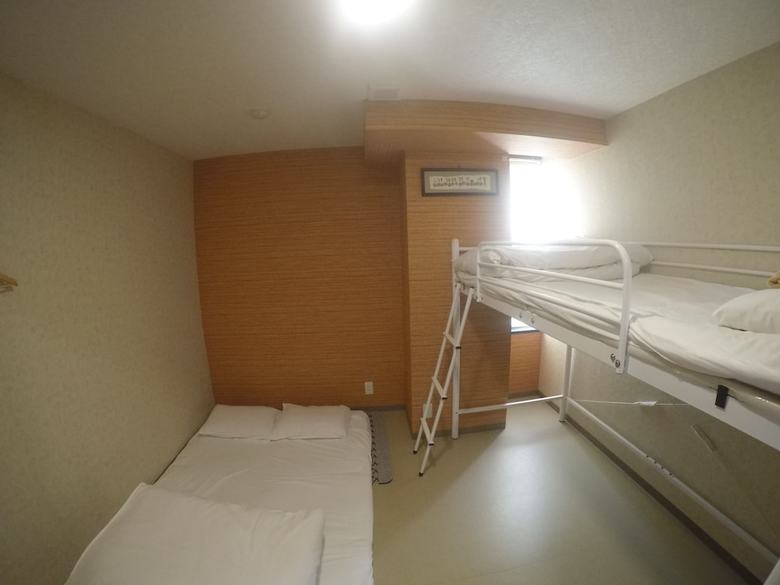 Hotel Daruma Guesthouse Narita
