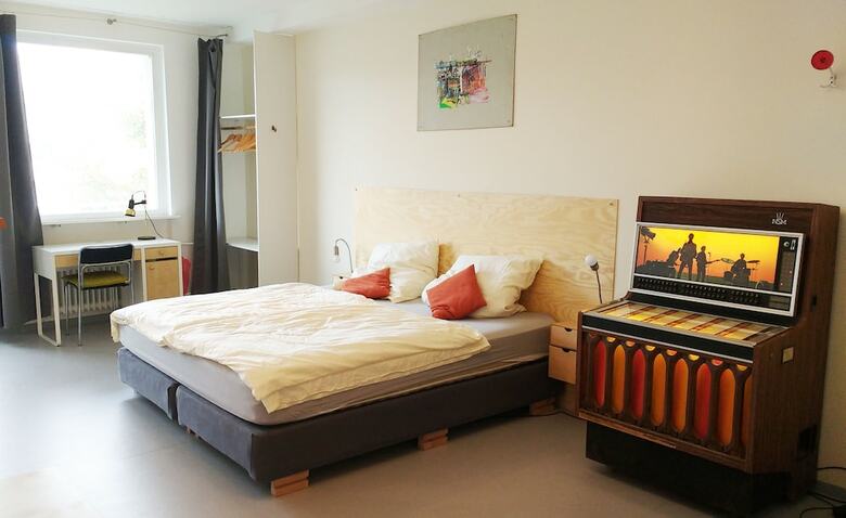 Hotel M I N I T E L