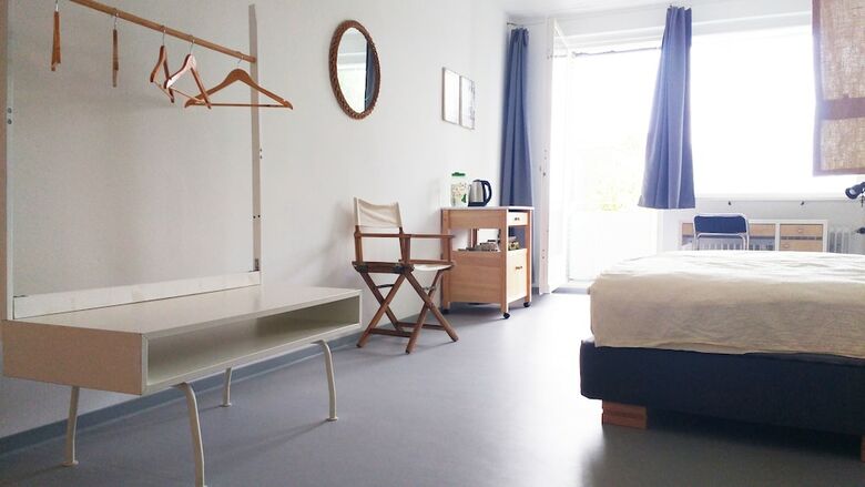 Hotel M I N I T E L