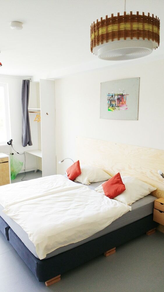 Hotel M I N I T E L