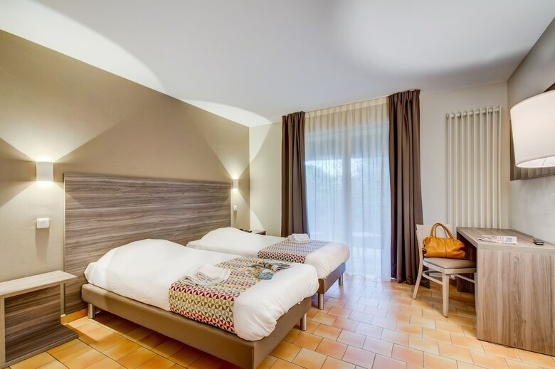 La Tour Carr�e ? Grasse Sud