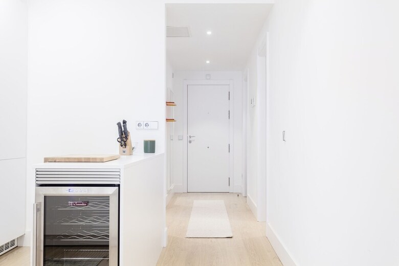 Velazquez Apartments By Flatsweethome