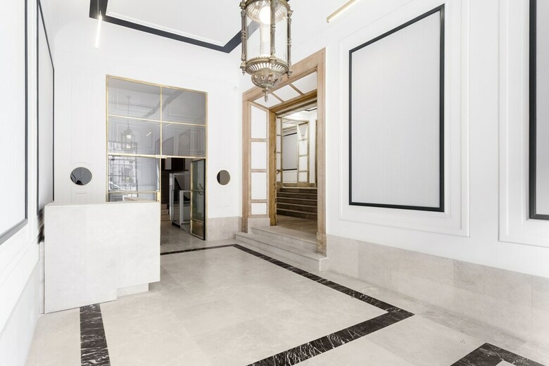 Velazquez Apartments By Flatsweethome