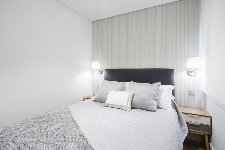 Velazquez Apartments By Flatsweethome