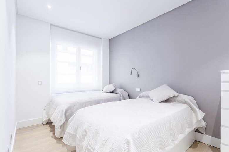 Velazquez Apartments By Flatsweethome