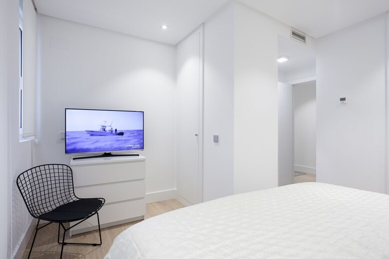Velazquez Apartments By Flatsweethome