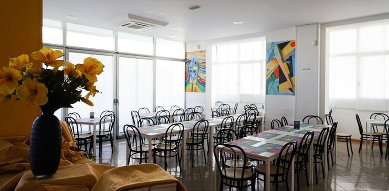 Hotel Morfeo - Young People Hotels