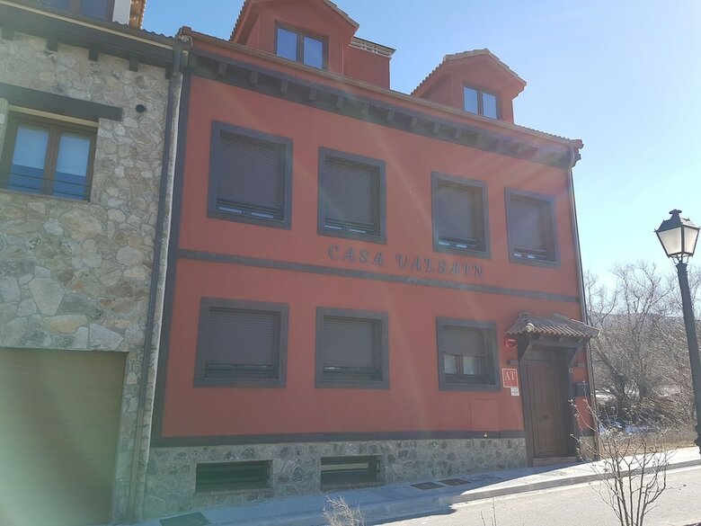 Apartamentos Casa Valsain