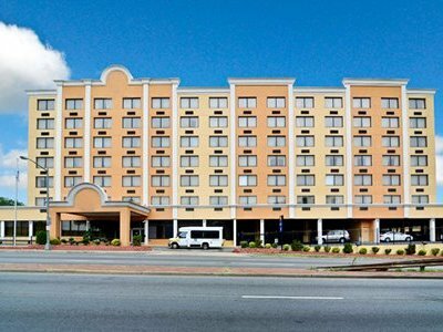 Hotel Quality Inn & Suites New York Avenue