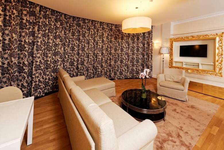 Villa Apartments In Vila Mar�na