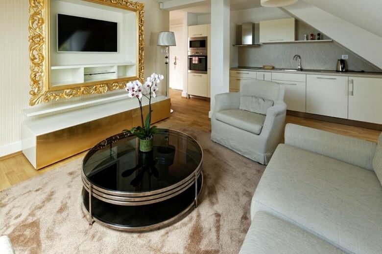 Villa Apartments In Vila Mar�na