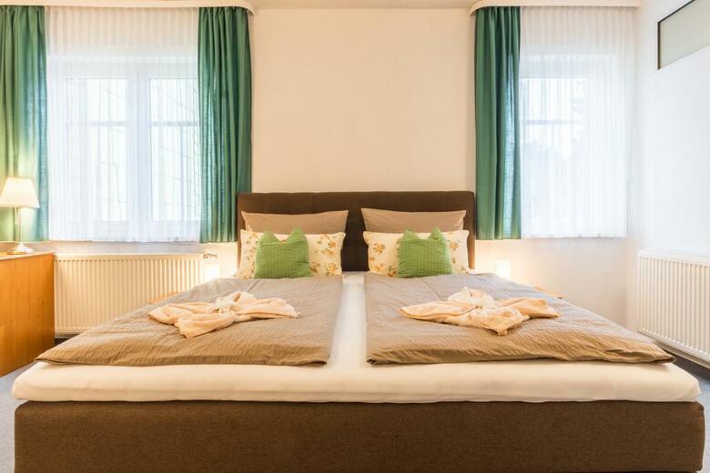 Hotel Sch�ne Aussicht