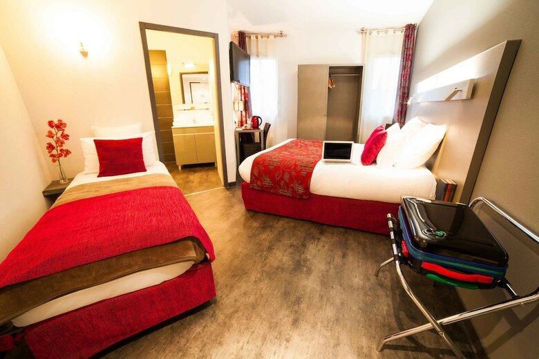 Hotel Les Domes Perpignan Sud By Hosteletour
