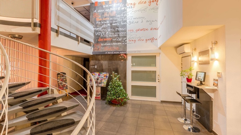 Hotel Les Domes Perpignan Sud By Hosteletour
