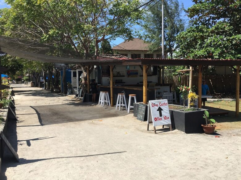 Hotel Lutwala Dive And Bungalows