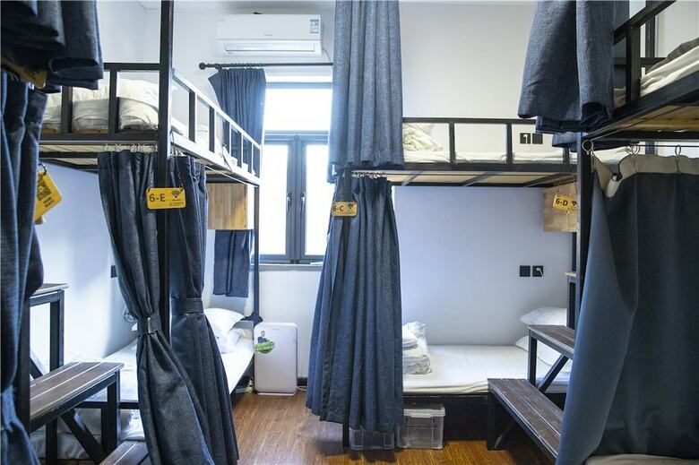 Hostal Zeako Youth Hostel