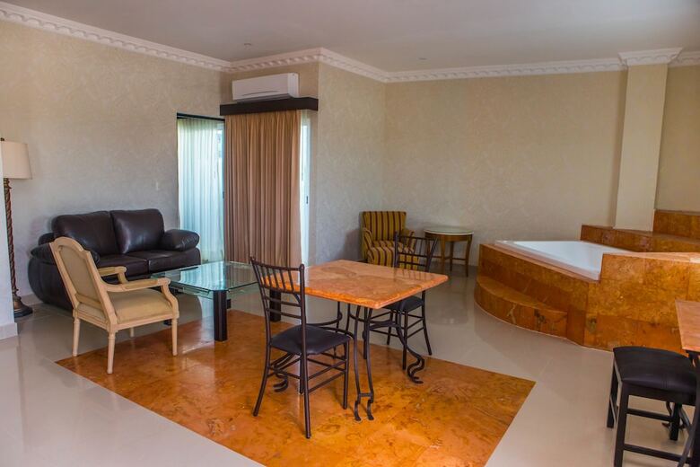 Hotel Palacio Maya