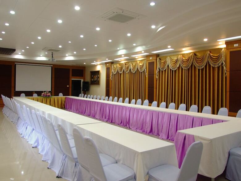 Queen Palace Hotel
