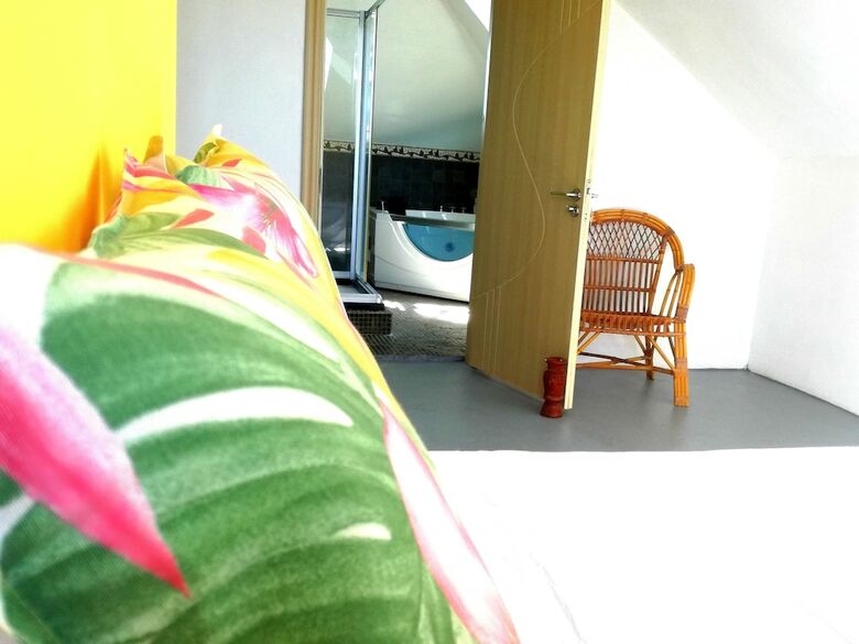 Bahama Breeze Beach Apartment B&B