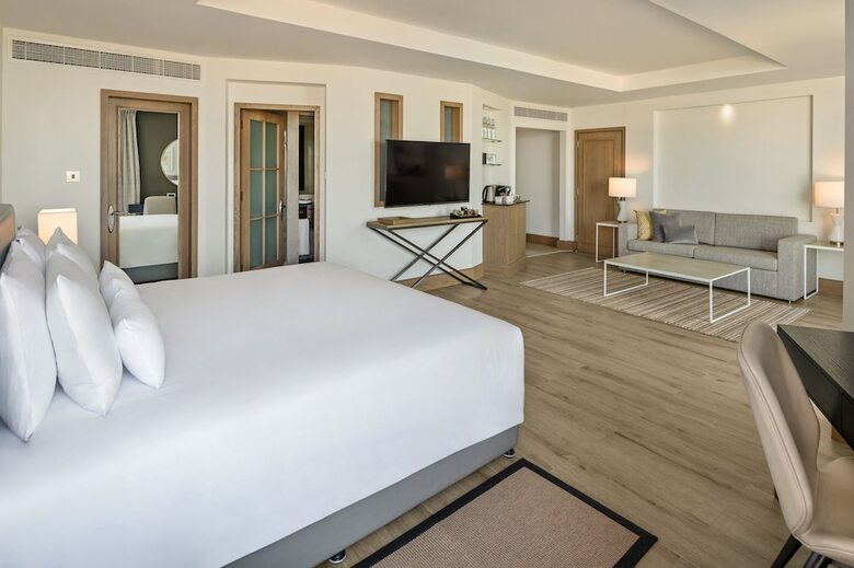 Ja Beach Hotel