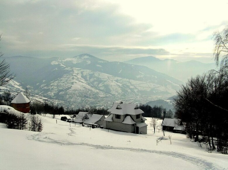 Hotel Rakhiv Plai